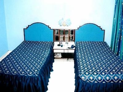 Neeranand Dalhousie- A Pure Vegetarian Hotel Калькутта Экстерьер фото